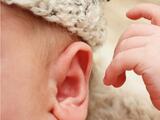 Mira cómo reacciona una bebé con sordera cuando escucha por primera vez, es conmovedor