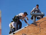 Trabajadores inmigrantes no quieren ir a Florida a reconstruir casas por la ley SB 1718