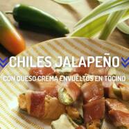 Chiles jalapeños rellenos de queso crema y envueltos en tocino, ¡deliciosos!