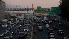 Más de 48 millones de estadounidenses viajarán por carretera para Thanksgiving pese a los altos costos de la gasolina