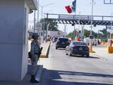 Arrestan en puente fronterizo a fugitivo buscado por abuso sexual infantil en Dallas 