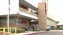 Un estudiante acuchillado y otro detenido en la escuela secundaria Nogales, en La Puente