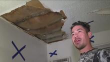 Hombre vive con un hoyo en su apartamento tras el paso de la tormenta Hilary en el Valle de San Fernando