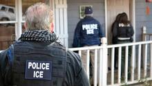 "No abras la puerta": Abogado de inmigración te dice qué hacer si llega ICE a tu casa y vives con indocumentados