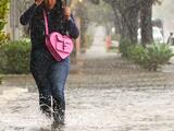 "Situación extremadamente peligrosa": Los Ángeles recibe más lluvia este lunes tras un fin de semana de tormentas