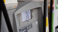 El precio promedio de la gasolina baja tras el descenso de las temperaturas