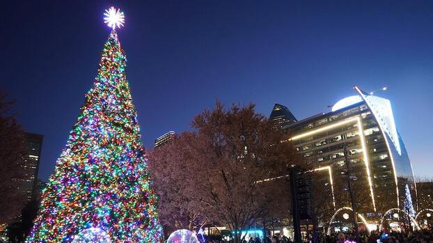 Klyde Warren Park ilumina la Navidad con un día de celebración gratuito en el centro de Dallas