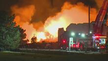 Impresionantes imágenes de la explosión en una zona industrial de Michigan