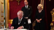 "Seguiré el ejemplo inspirador que se me ha dado": Carlos III es proclamado nuevo rey en una ceremonia histórica