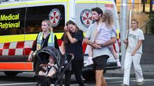 6 personas mueren apuñaladas en un mall de Sídney; el atacante fue abatido a tiros