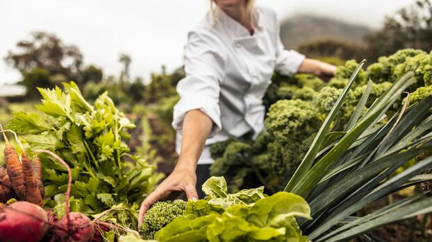 Alimentación sostenible: 7 consejos para cambiarte a una dieta que mejore tu salud y la del planeta