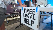 Organizaciones ofrecen apoyo legal gratuito o a bajo costo para inmigrantes en Nueva York