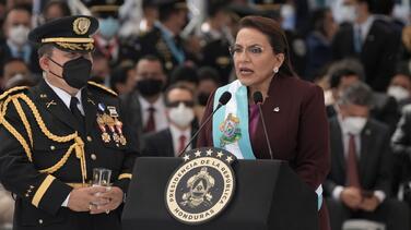 Xiomara Castro sworn in as Honduras' first woman president