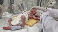 La bebé palestina que nació huérfana tras una cesárea de urgencia a su madre muerta por un ataque israelí