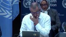 El director de la OMS llora al hablar de la crisis en Gaza: "La situación va más allá de las palabras"