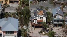 Techos volando y viviendas flotando en el agua: las imágenes de los destrozos que deja el huracán Ian en Florida