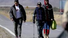 En muletas y con secuelas de una fractura de cadera: la travesía de un migrante para llegar a la frontera de EEUU