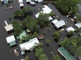 "No esperamos que fuera tan malo": Residentes de Florida encuentran sus hogares devastados tras el paso de Idalia