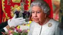 "El fin de una era": retiran la corona al féretro de Isabel II y concluye su reinado