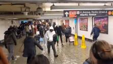 Reportan inundación dentro de estación del subway Atlantic Avenue-Barclays Center en Brooklyn