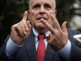 Dominion demanda a Giuliani por difamación y queda "más cerca" de una acción similar contra Trump