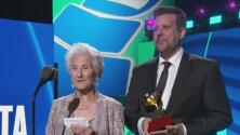 “Nunca es tarde”: el conmovedor discurso de Ángela Álvarez tras ganar un Latin GRAMMY a los 95 años