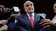 Las extrabajadoras electorales de Georgia que ganaron $148 millones en juicio contra Rudy Giuliani lo demandan por segunda vez